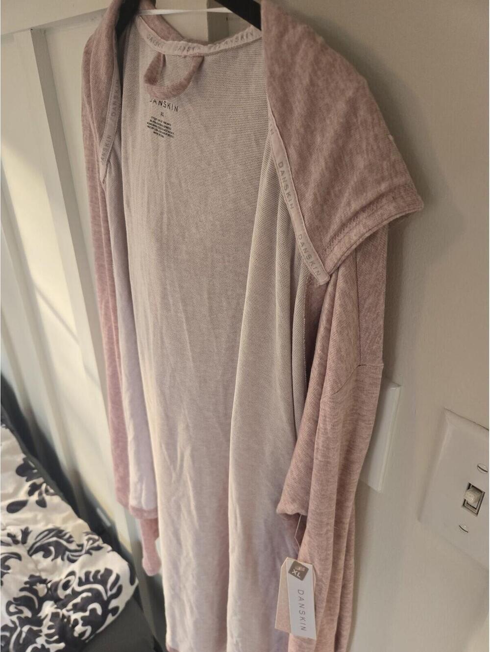 Danskin Women's Mauve Pink Hooded Cardigan Wrap - Size XL - NWT - Picture 5 of 5